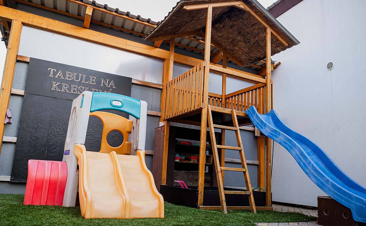 Venkovní dětské hřiště